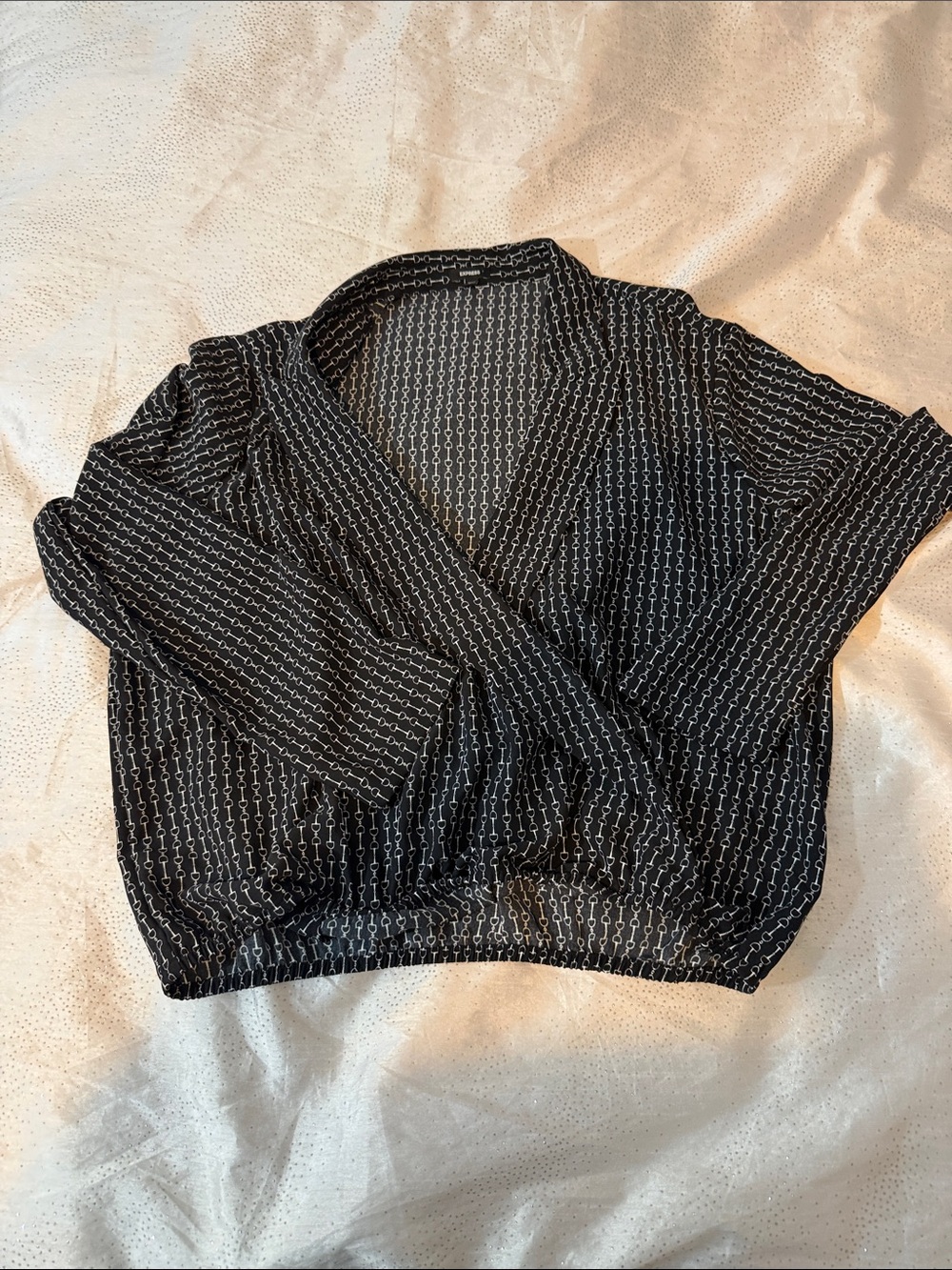 Express
Printed Collared V-Neck Long Sleeve Faux Wrap Front Top size L